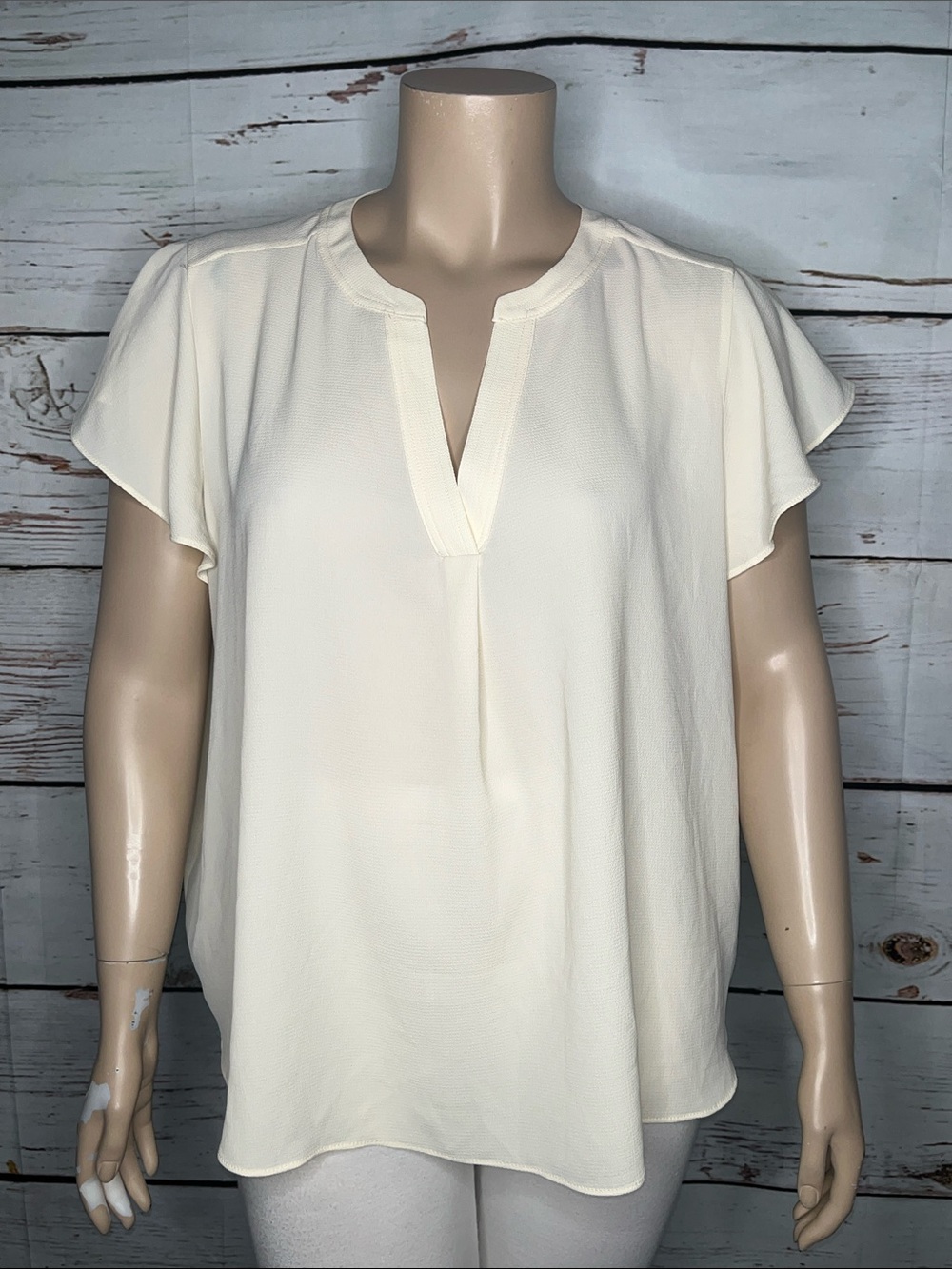 Calvin Klein NWT Size 3X Cream Split V-Neckline Flutter Sleeve Blouse Top